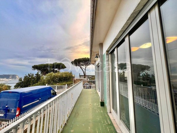 casa indipendente in vendita a Pozzuoli