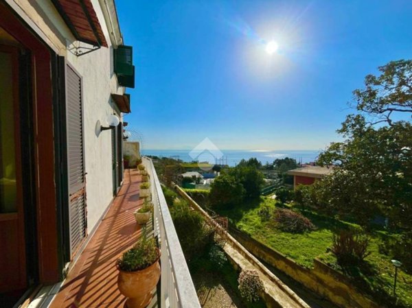 casa indipendente in vendita a Pozzuoli in zona Solfatara