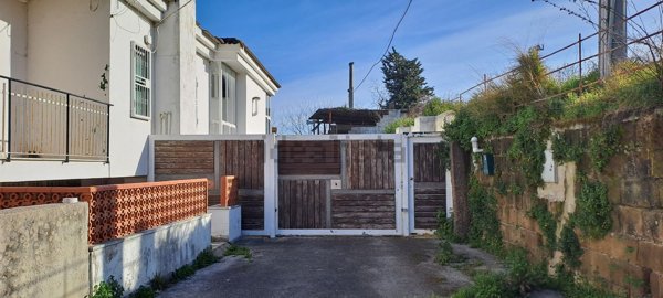 casa indipendente in vendita a Pozzuoli in zona Monterusciello