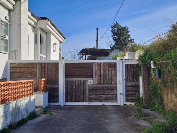 casa indipendente in vendita a Pozzuoli in zona Monterusciello