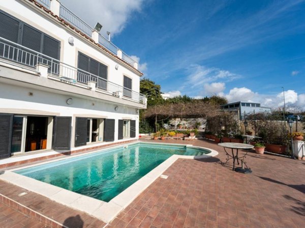 casa indipendente in vendita a Pozzuoli
