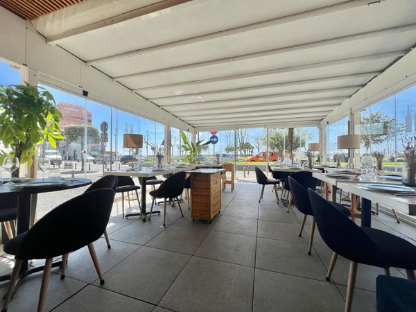negozio in vendita a Pozzuoli