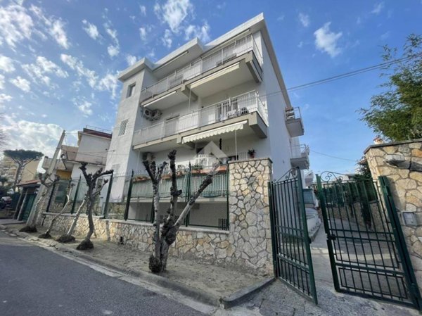 appartamento in vendita a Pozzuoli in zona Arco Felice