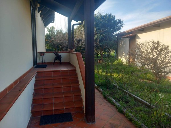 casa indipendente in vendita a Pozzuoli in zona Arco Felice