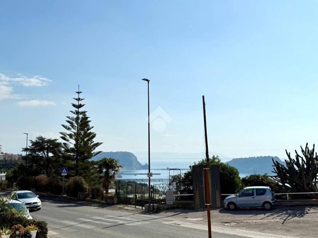 appartamento in vendita a Pozzuoli