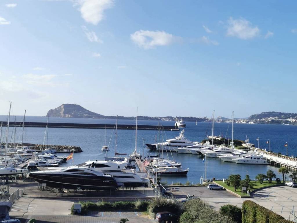 appartamento in vendita a Pozzuoli