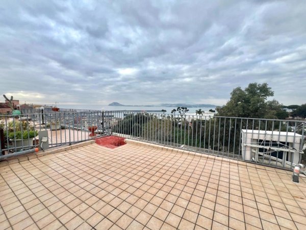 appartamento in vendita a Pozzuoli
