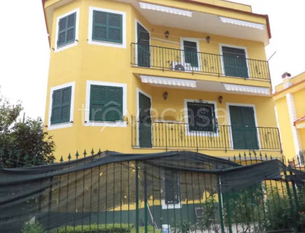 casa indipendente in vendita a Pozzuoli