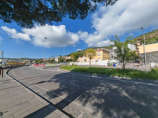 appartamento in vendita a Pozzuoli in zona Lucrino