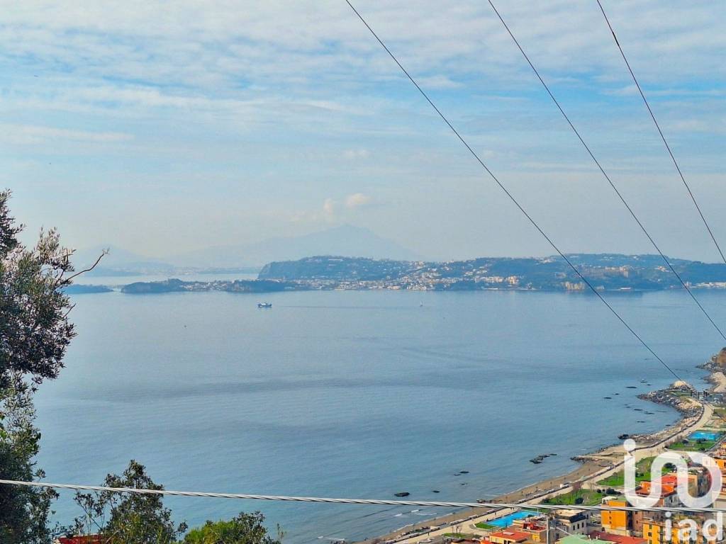 casa indipendente in vendita a Pozzuoli