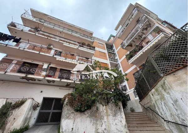 appartamento in vendita a Pozzuoli in zona Solfatara