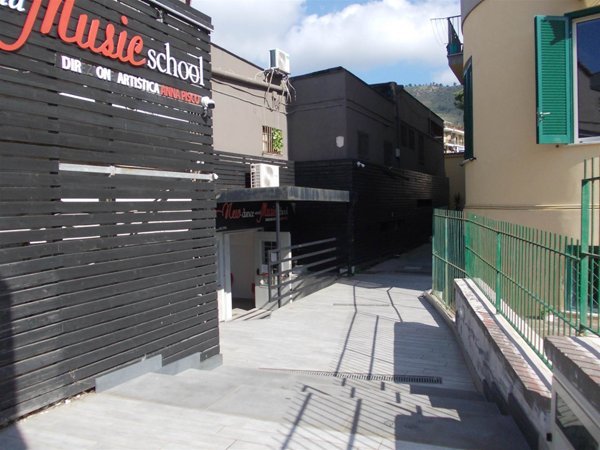 negozio in vendita a Pozzuoli in zona Arco Felice