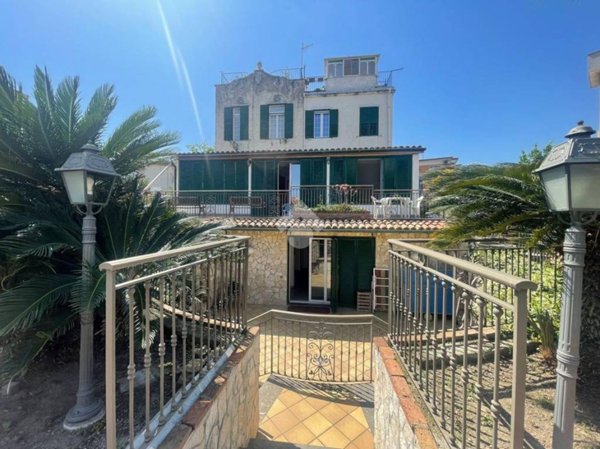 appartamento in vendita a Pozzuoli in zona Arco Felice