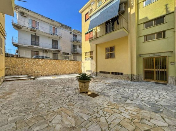 appartamento in vendita a Pozzuoli in zona Arco Felice