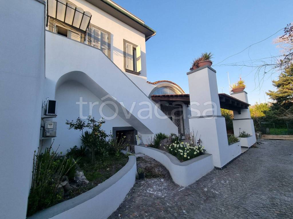 casa indipendente in vendita a Pozzuoli