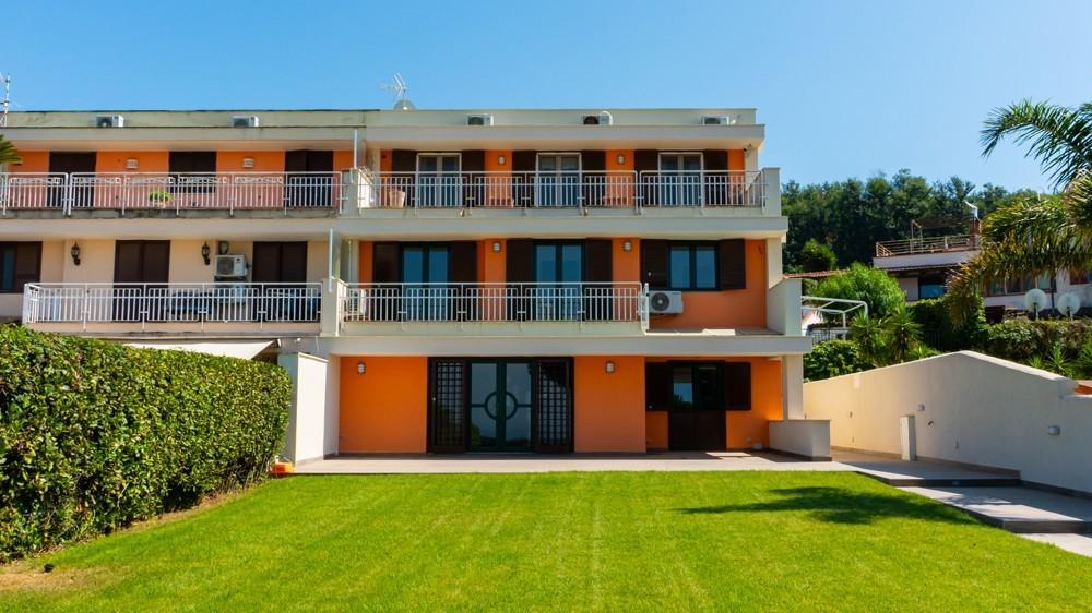 casa indipendente in vendita a Pozzuoli in zona Monterusciello