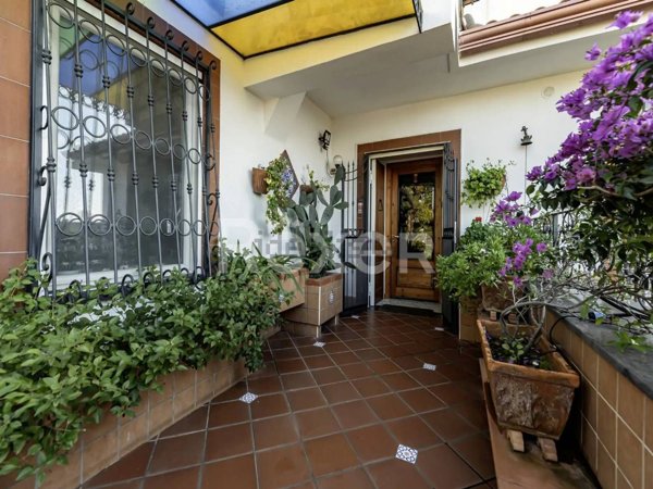 casa indipendente in vendita a Pozzuoli in zona Monterusciello
