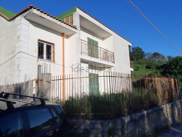 casa indipendente in vendita a Pozzuoli