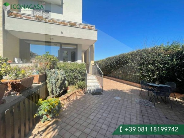 casa indipendente in vendita a Pozzuoli in zona Monterusciello