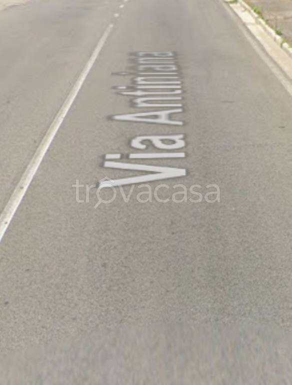 negozio in vendita a Pozzuoli