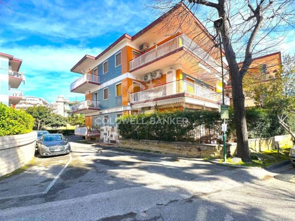 appartamento in vendita a Pozzuoli in zona Arco Felice