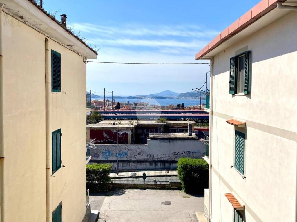 appartamento in vendita a Pozzuoli in zona Solfatara