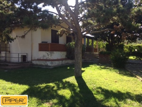 casa indipendente in vendita a Pozzuoli in zona Cuma