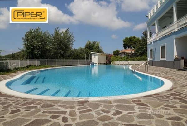 casa indipendente in vendita a Pozzuoli in zona Arco Felice