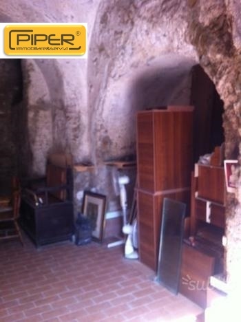 locale commerciale in vendita a Pozzuoli
