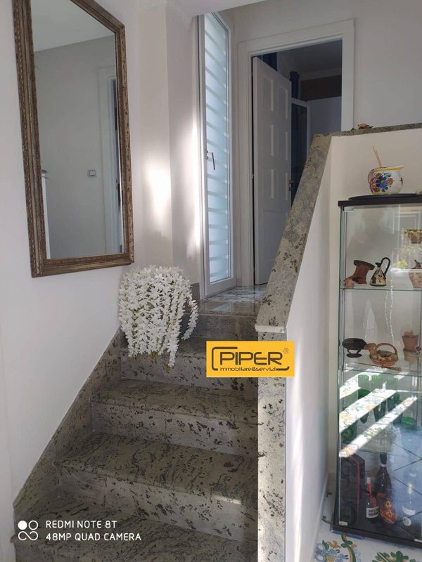 casa indipendente in vendita a Pozzuoli in zona Monterusciello