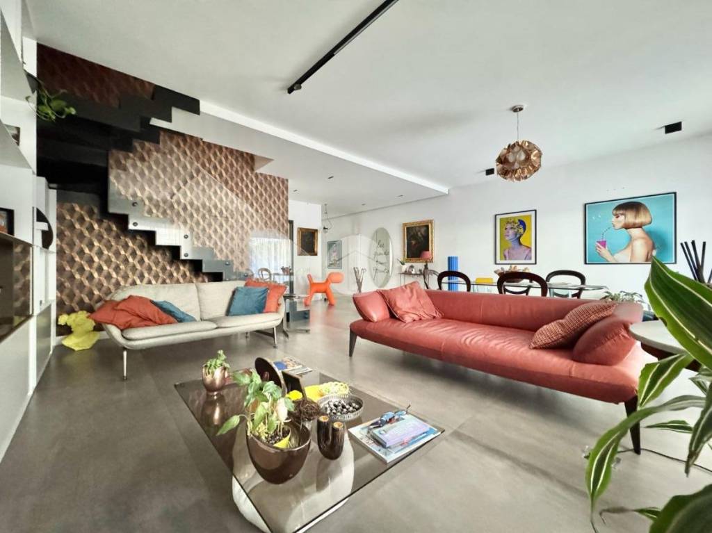 casa indipendente in vendita a Pozzuoli in zona Arco Felice