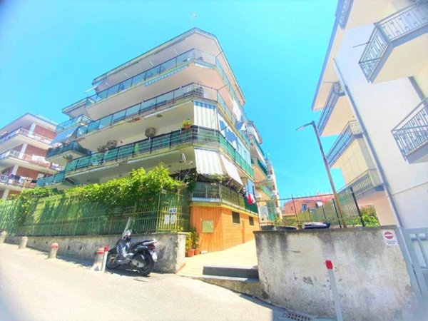 appartamento in vendita a Pozzuoli in zona Solfatara
