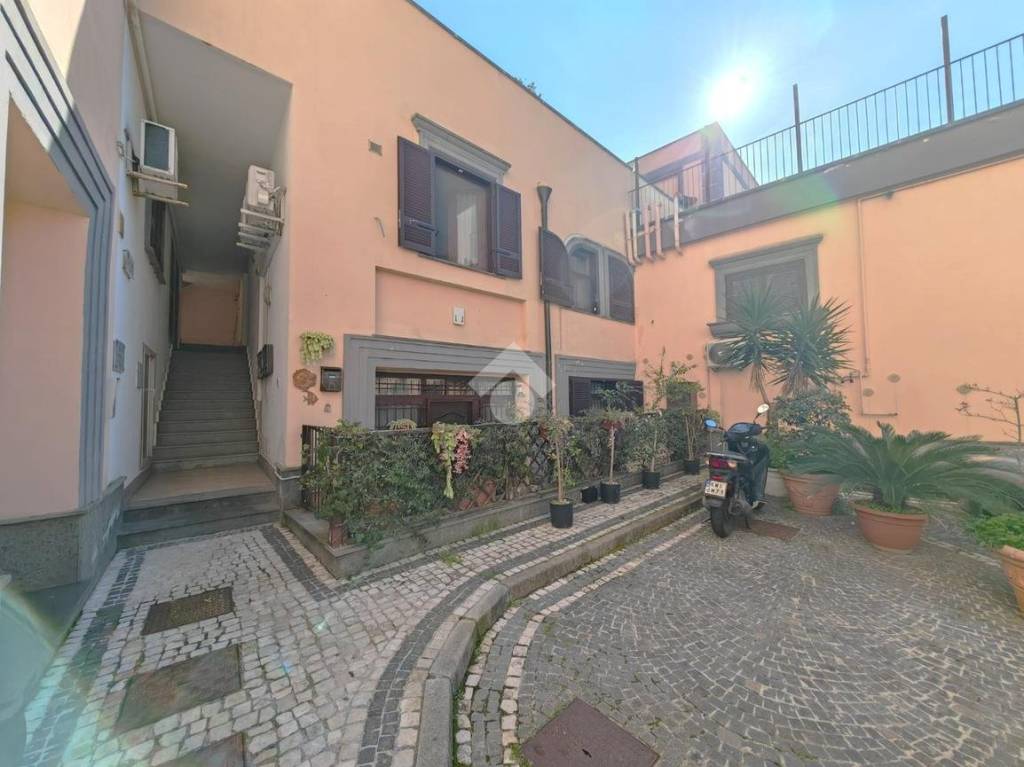 casa indipendente in vendita a Pozzuoli in zona Arco Felice