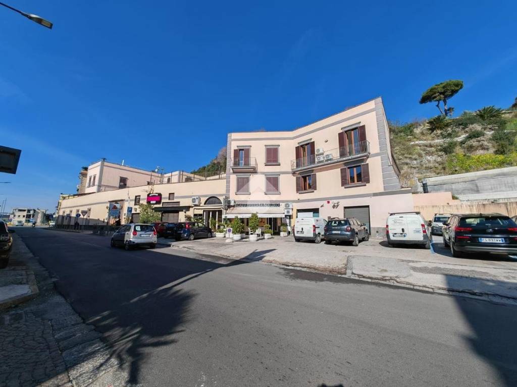casa indipendente in vendita a Pozzuoli in zona Arco Felice