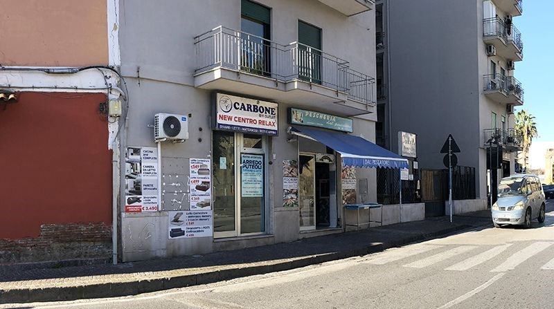 locale commerciale in vendita a Pozzuoli