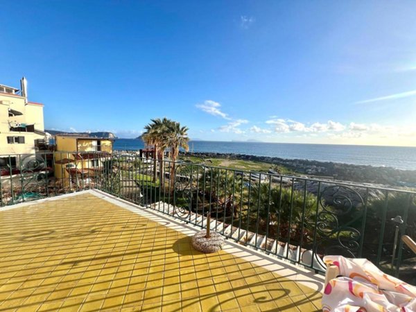 appartamento in vendita a Pozzuoli