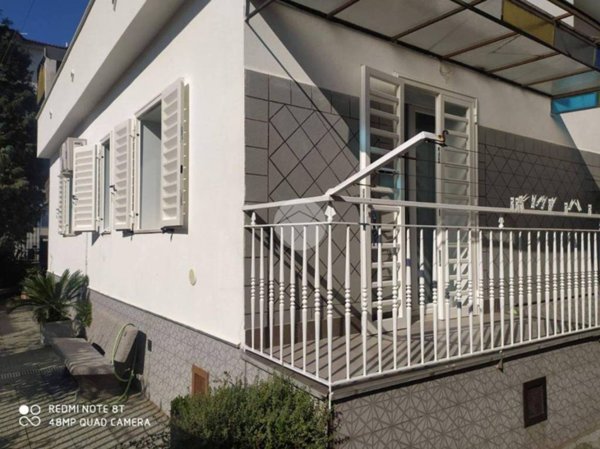 casa indipendente in vendita a Pozzuoli in zona Monterusciello