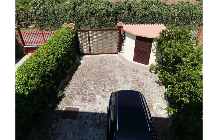 casa indipendente in vendita a Pozzuoli in zona Monterusciello
