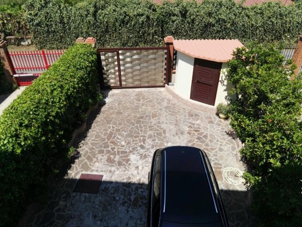casa indipendente in vendita a Pozzuoli in zona Monterusciello