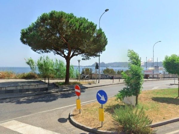 appartamento in vendita a Pozzuoli in zona Lucrino