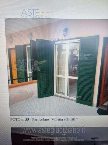 casa indipendente in vendita a Pozzuoli