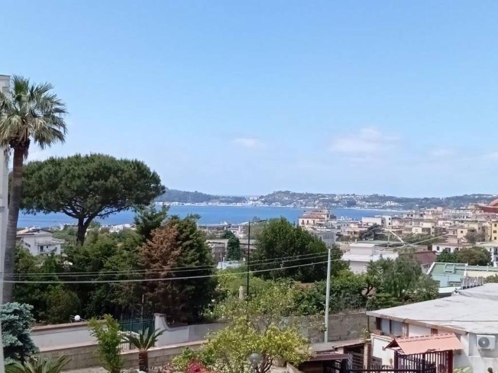 appartamento in vendita a Pozzuoli in zona Solfatara