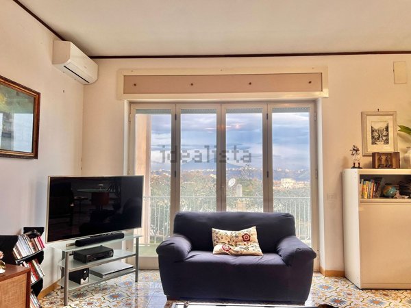 casa indipendente in vendita a Pozzuoli