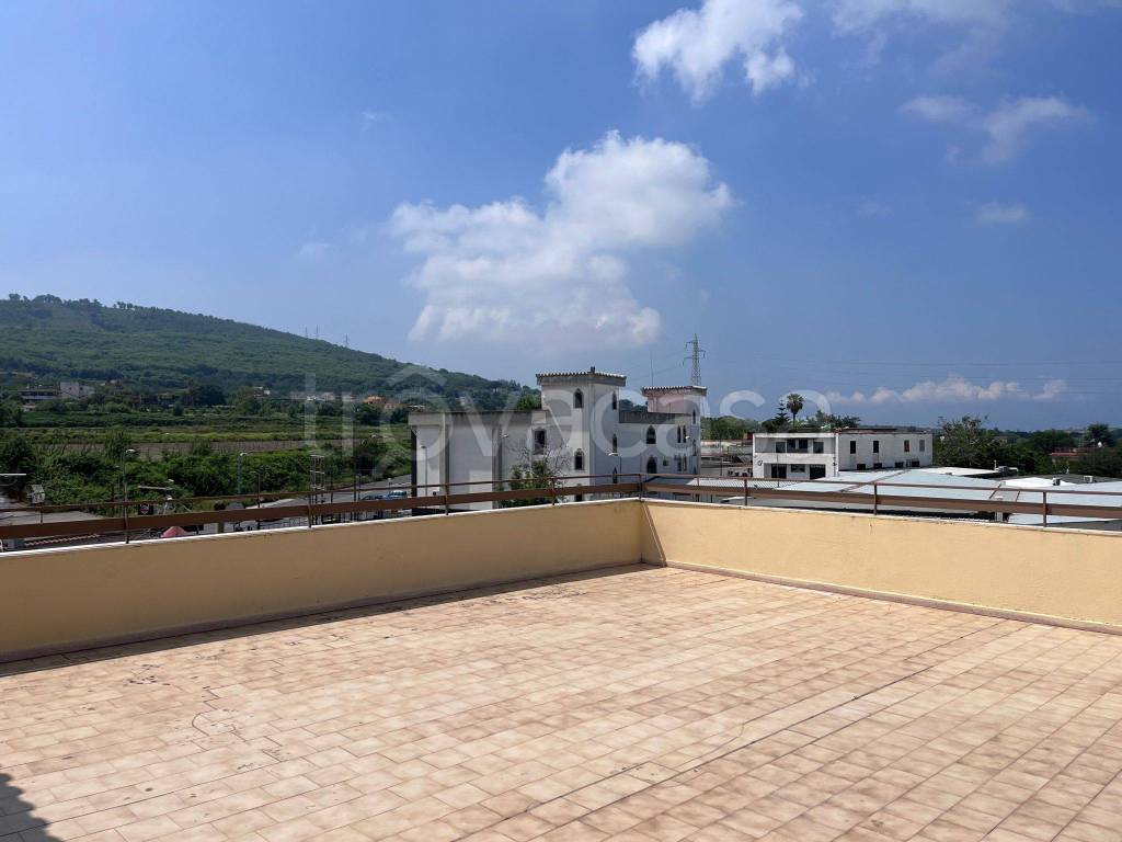 appartamento in vendita a Pozzuoli in zona Monterusciello