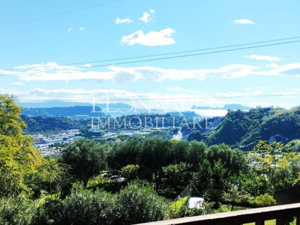 casa indipendente in vendita a Pozzuoli