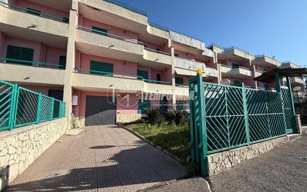 casa indipendente in vendita a Pozzuoli