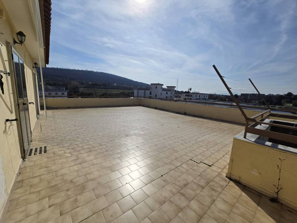 appartamento in vendita a Pozzuoli in zona Monterusciello