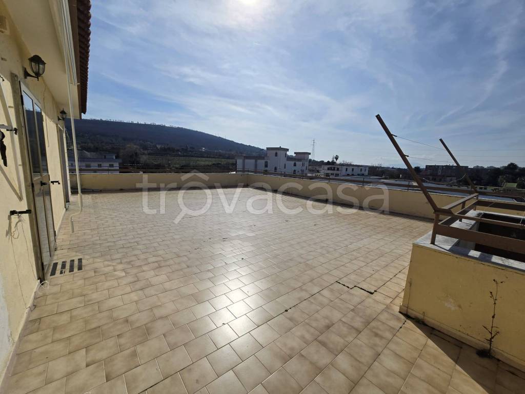 appartamento in vendita a Pozzuoli in zona Monterusciello