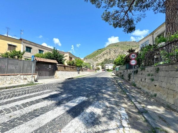 appartamento in vendita a Pozzuoli in zona Arco Felice