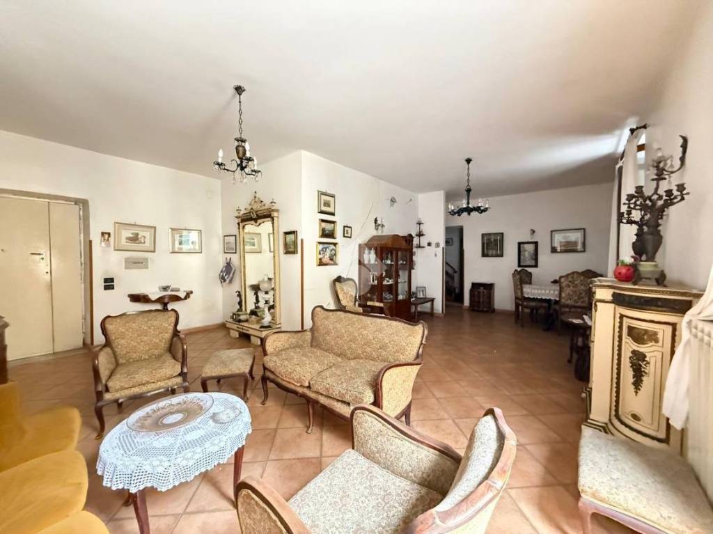 appartamento in vendita a Pozzuoli